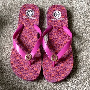 tory burch flip flops